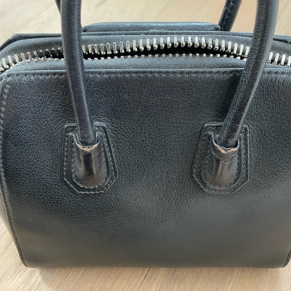 Givenchy Mini Antigona Grained in Black - Picture 8 of 9